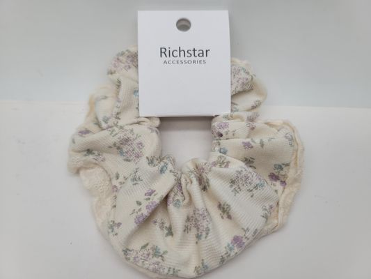 Puur en vers haar scrunchies met meerdere toepassingen voor meisjes