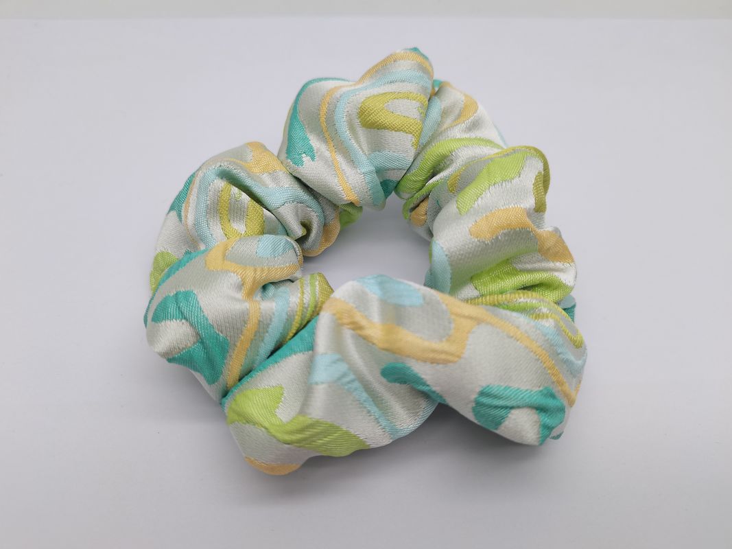 Chique en diverse kleuren Stoffen Scrunchies Opvallende kleuren Modieuze look